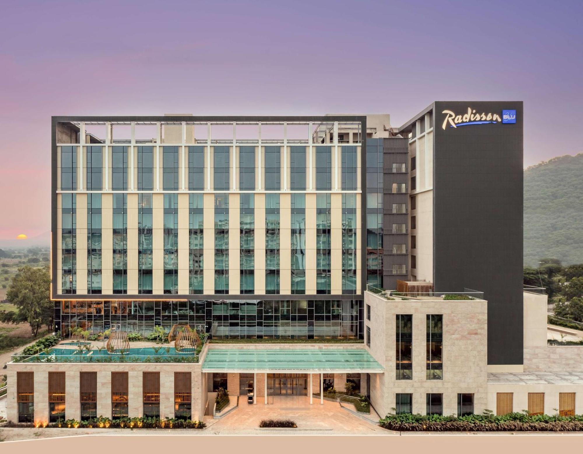 Radisson Blu Hotel & Spa, Nászik Kültér fotó